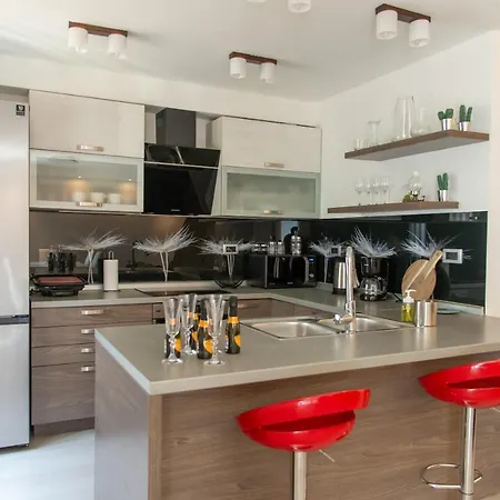 House Tos-vila With Heated Pool Врбник