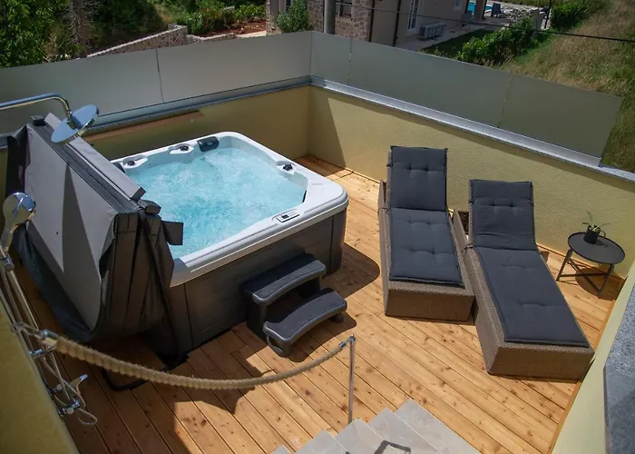 House Tos-vila With Heated Pool *