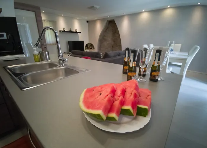 House Tos-vila With Heated Pool *