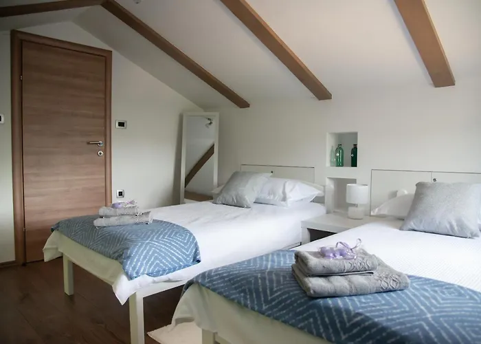 House Tos-vila With Heated Pool