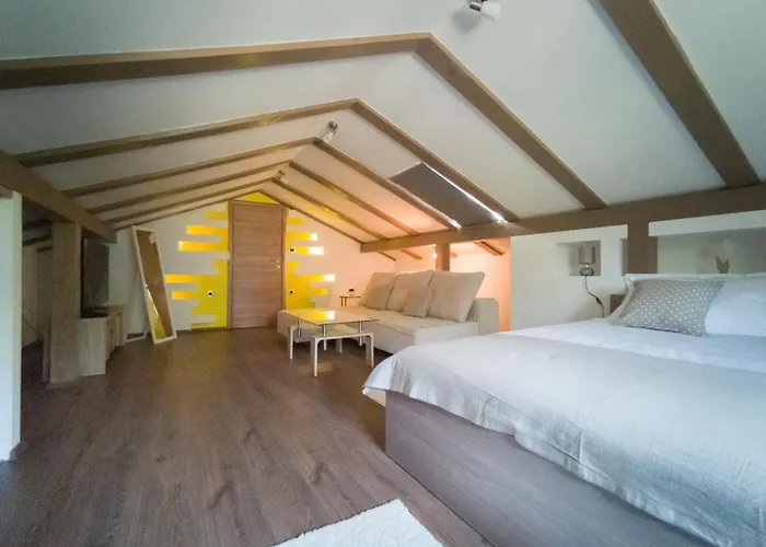 ヴィラ House Tos-vila With Heated Pool ヴルブニク