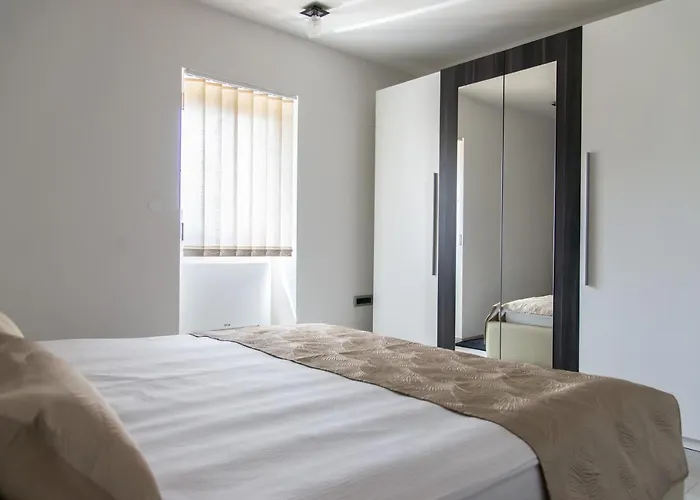 House Tos-vila With Heated Pool *