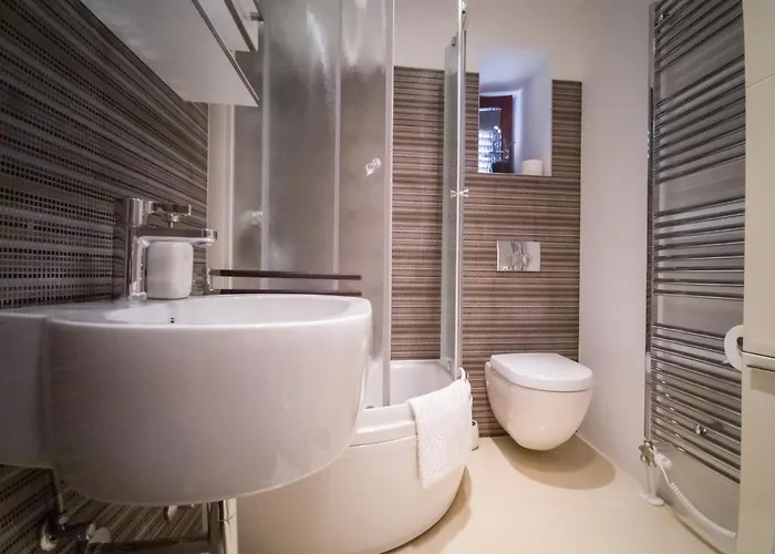 House Tos-vila With Heated Pool ヴルブニク