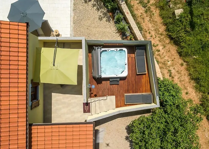House Tos-vila With Heated Pool *