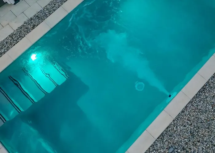 House Tos-vila With Heated Pool ヴィラ ヴルブニク