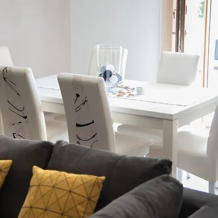Villa House Tos-vila With Heated Pool Vrbnik (Primorje-Gorski Kotar)