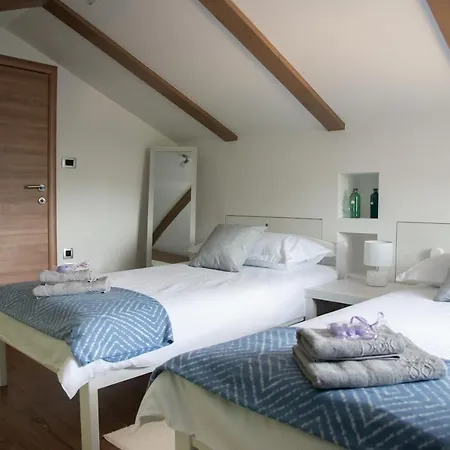 House Tos-vila With Heated Pool