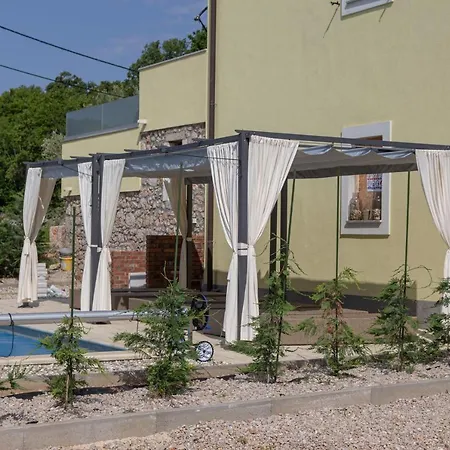 House Tos-vila With Heated Pool *