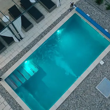 House Tos-vila With Heated Pool * ורבניק