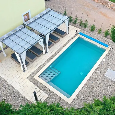 House Tos-vila With Heated Pool *