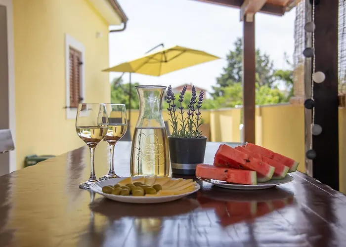 فيلة House Tos-vila With Heated Pool *