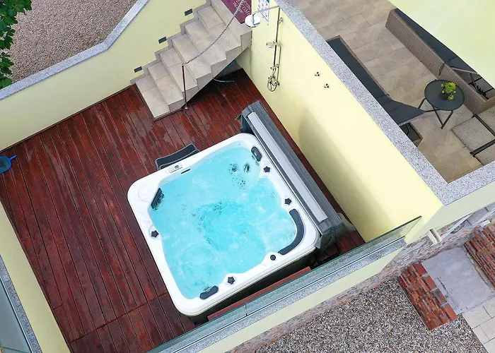 House Tos-vila With Heated Pool فربنيك