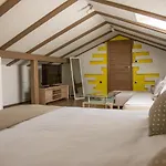 빌라 House Tos-vila With Heated Pool