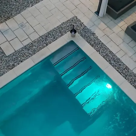 House Tos-vila With Heated Pool Vila *